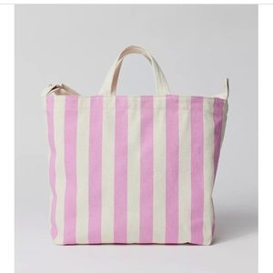 Baggu horizontal zip duck bag in pink awning. NWT